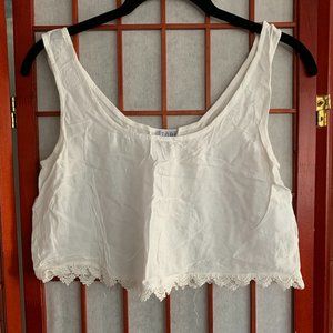 Short crop top with lace hemline